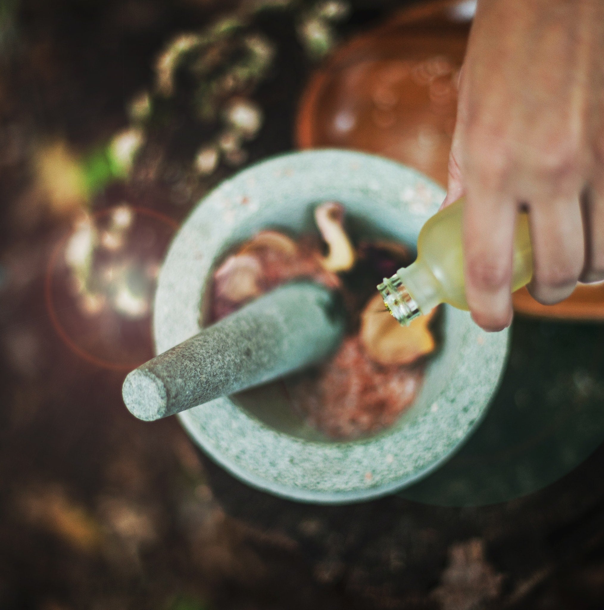 The Benefits of Using Facial Oils for Skin Moisturization